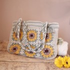 Madeleine, le sac cabas aux tournesols, carré granny crochet
